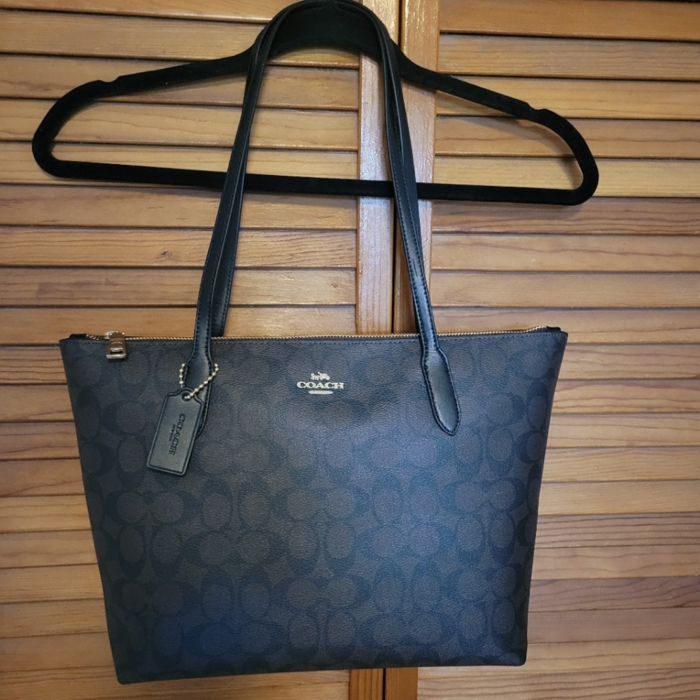 Coach Zip Top Tote Bag In Signature Canvas NWT Free Shipping